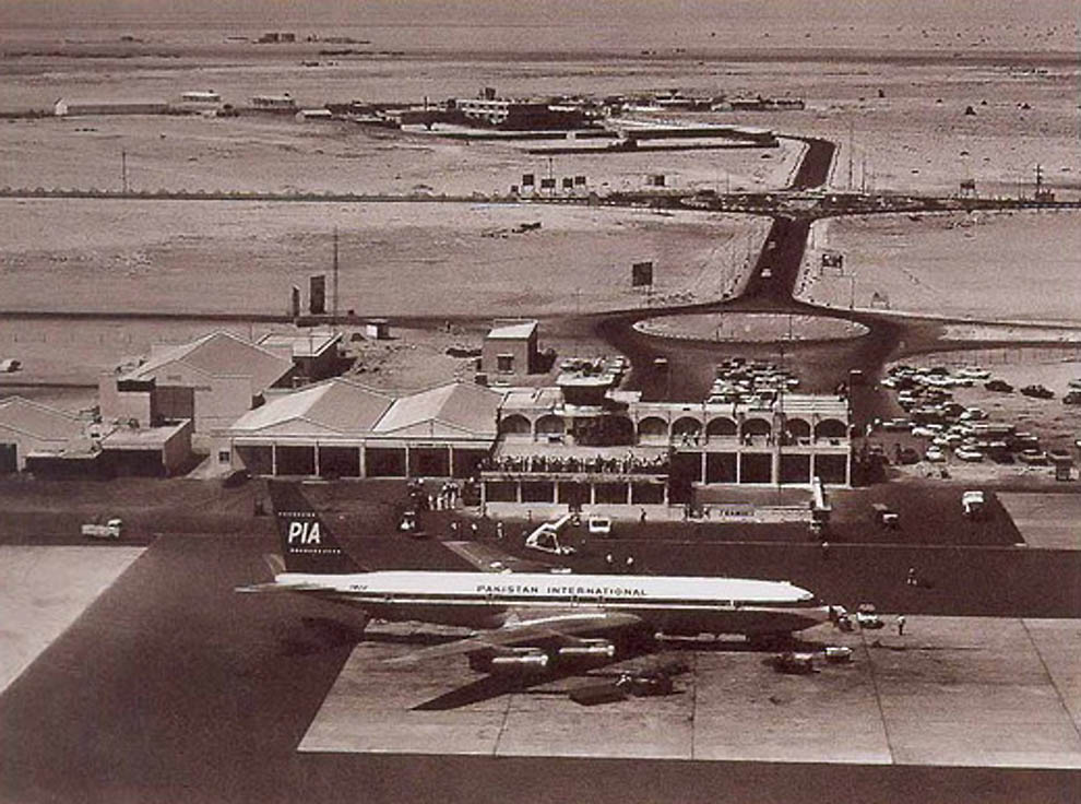 1606 Аэропорт в пустыне