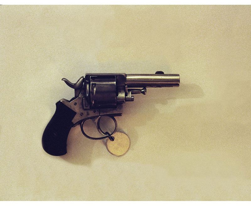 waf055680revolver pembunuhan senjata