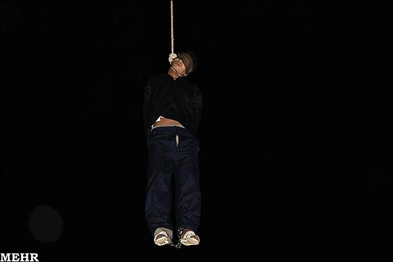 execution01 publik tergantung di Iran pembunuh remaja