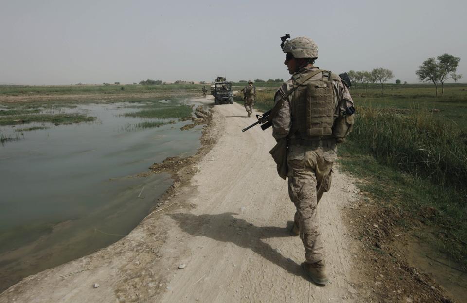 marines02 patroli di Afghanistan dasar 302