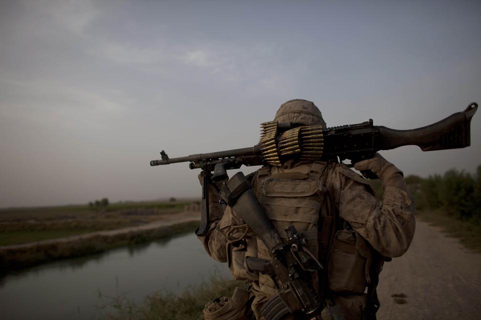 marines03 patroli di Afghanistan dasar 302