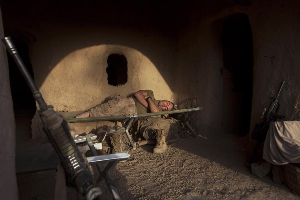 marines14 patroli di Afghanistan dasar 302