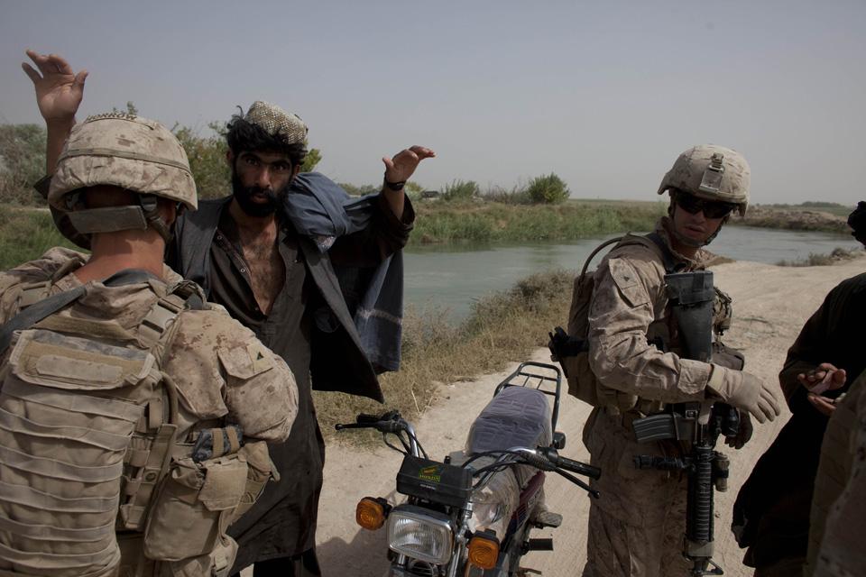 marines30 patroli di Afghanistan dasar 302