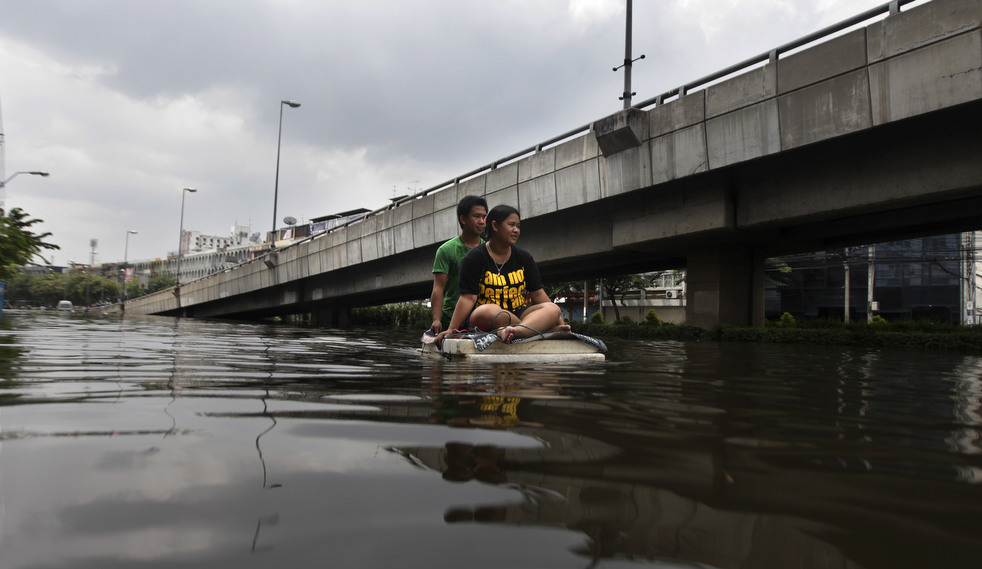 thailand banjir Banjir 1027 di Thailand, 13 di Bangkok terancam 