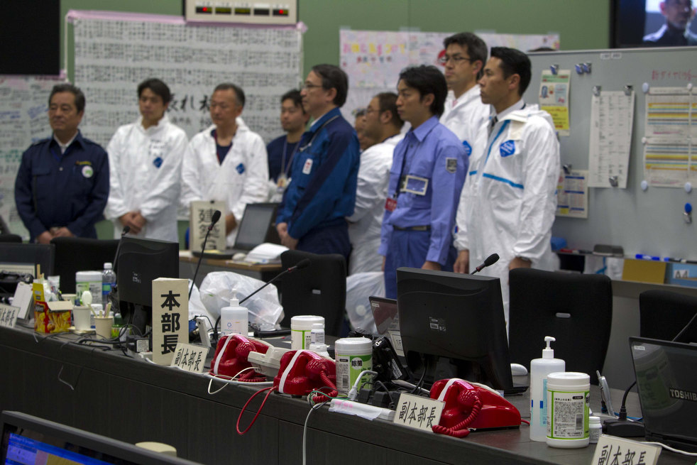 inside fukushima b 05 АЭС «Фукусима 1» через 8 месяцев после цунами
