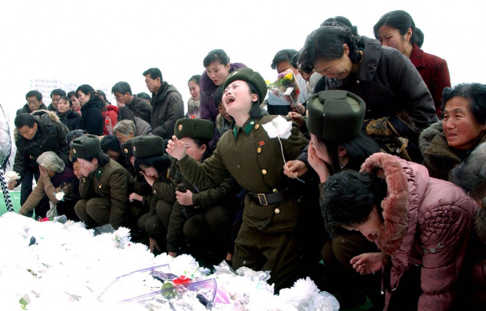 11190 990x634 Северная Корея простилась с Ким Чен Иром