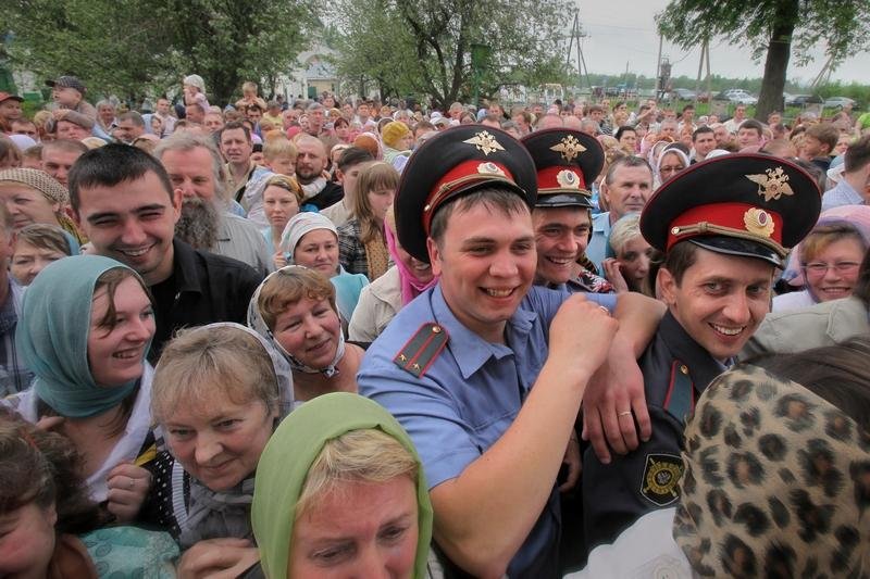 2030 Сцены из российской жизни глазами Александра Петросяна