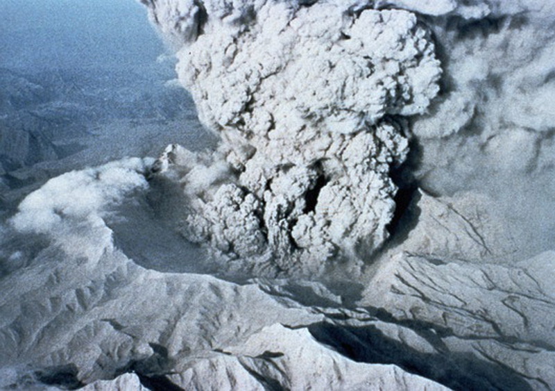 2166 Полет над кратером вулкана Пинатубо