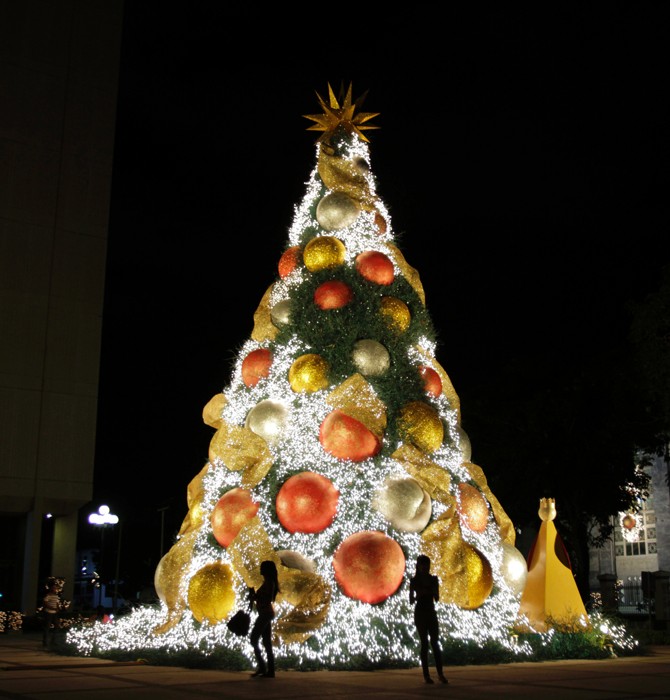 2302 Рождественские елки со всего мира