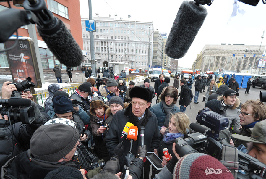 24dec05 Фоторепортаж с митинга на проспекте Академика Сахарова