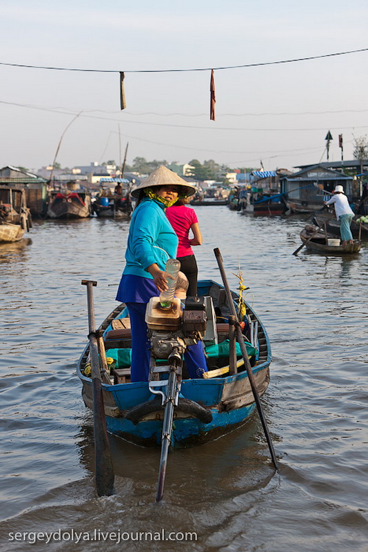 2929 Плавучий рынок Кайранг в дельте Меконга