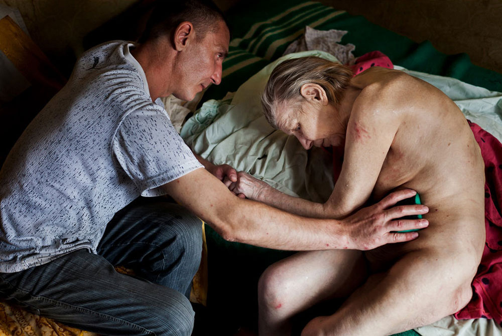 3543 Украина: секс, наркомания, бедность и СПИД в 2011 году