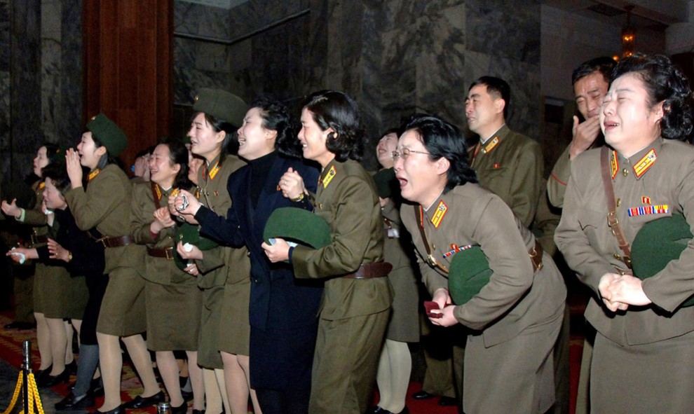 4236 990x591 Северная Корея простилась с Ким Чен Иром