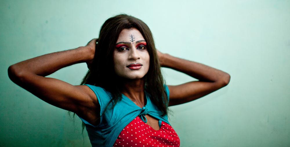 2427 Ни мужчина, ни женщина   транссексуалы из Бангладеш