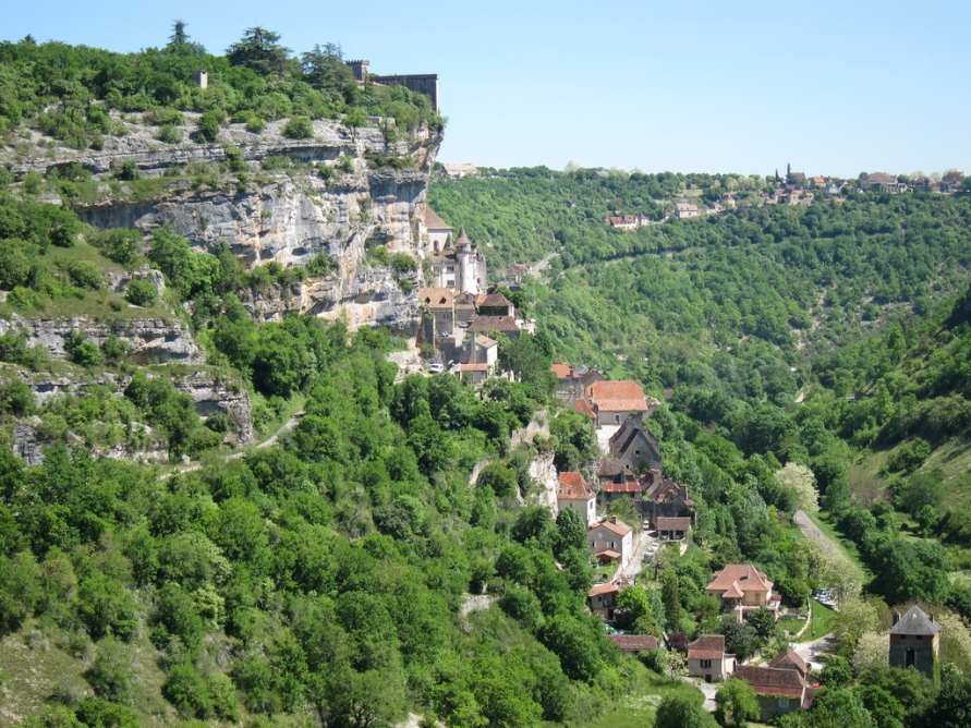 676 Жизнь на краю обрыва — скальные города Европы