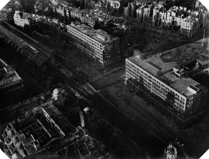 950 20 впечатляющих фото послевоенного Берлина с высоты птичьего полета