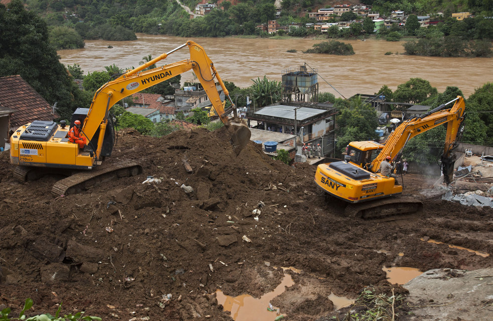 brazil floods 04 Разрушительный оползень в Бразилии