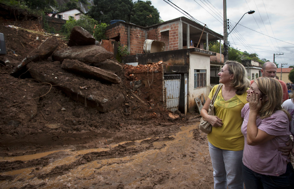 brazil floods 19 Разрушительный оползень в Бразилии