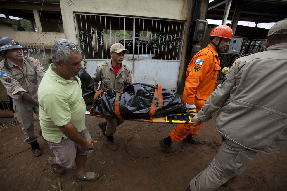 brazil floods 22 Разрушительный оползень в Бразилии