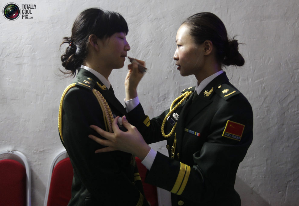 female11 Female soldiers from around the world