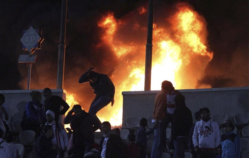 0000323660 800x508 Футбол в Египте: бойня на стадионе в Порт Саиде‎