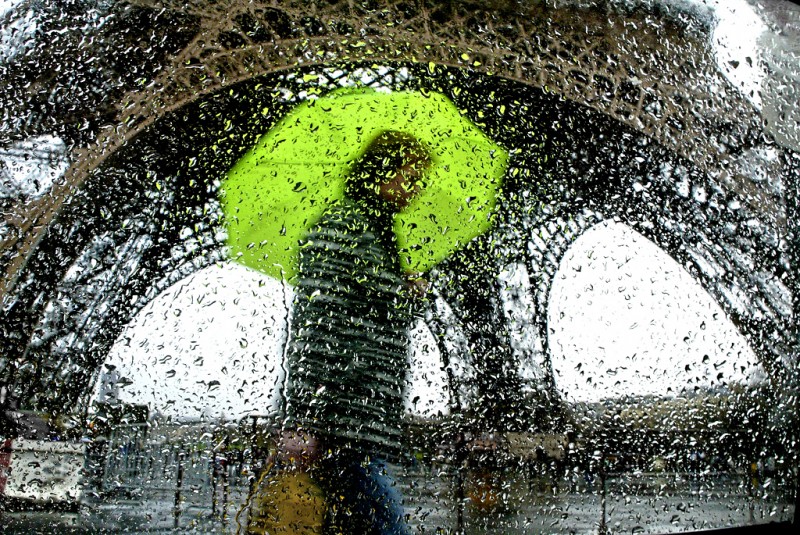0017 800x535 Париж под дождем. Фотограф Кристоф Жакро