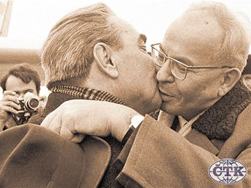 0170 10 любопытных фактов про поцелуи Брежнева