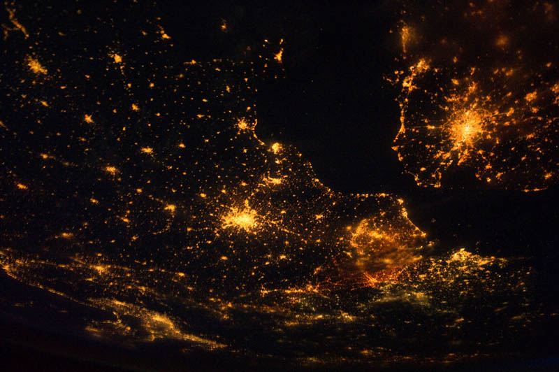1418 Ночь на планете: 30 фото из космоса