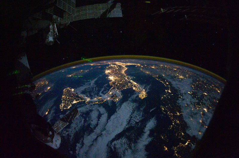 1681 Ночные города. Вид из космоса.