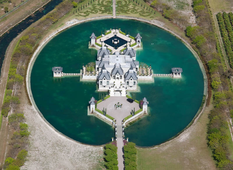 2028 Замки на воде или 20 самых красивых замковых рвов в мире