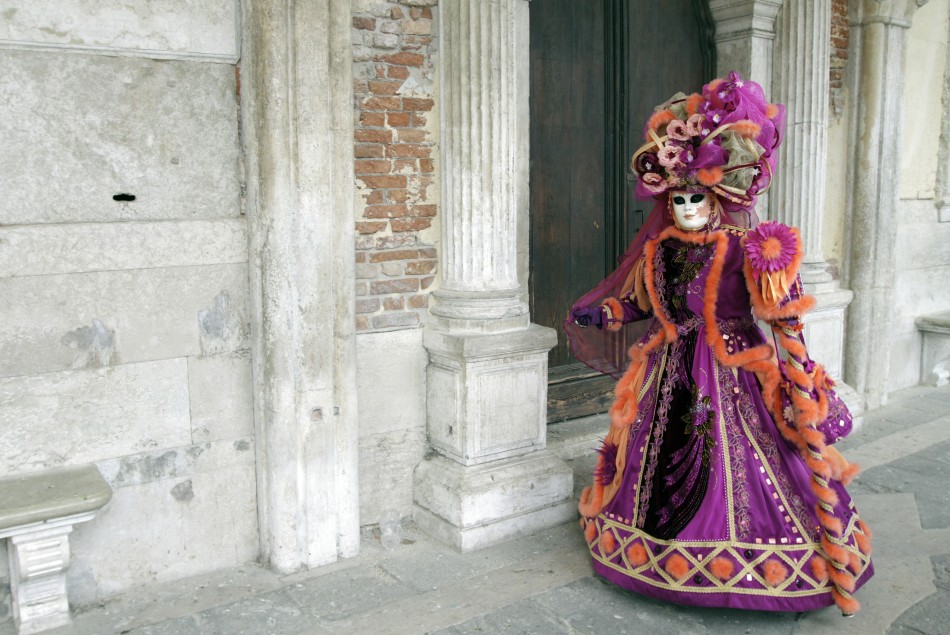 21110 Разнообразие масок Венецианского карнавала