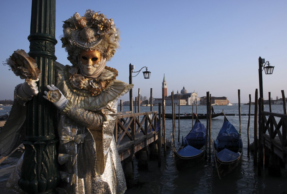 2353 Разнообразие масок Венецианского карнавала