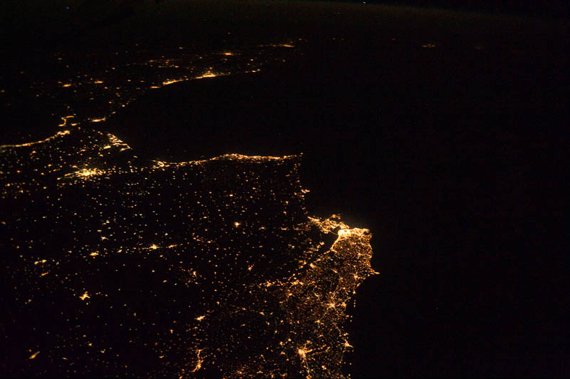 2357 Ночные города. Вид из космоса.