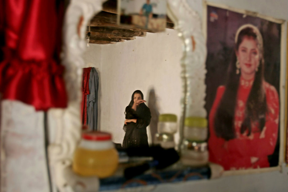 5311 Дневник фотографа: Зора Бенсемра арабская женщина фотокорреспондент