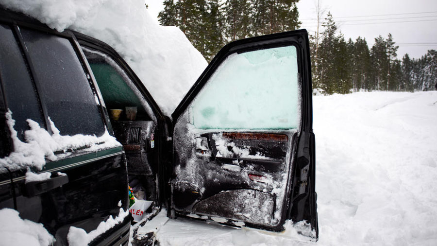 729x Швед выжил после 2 месяцев, проведенных в заваленной снегом машине