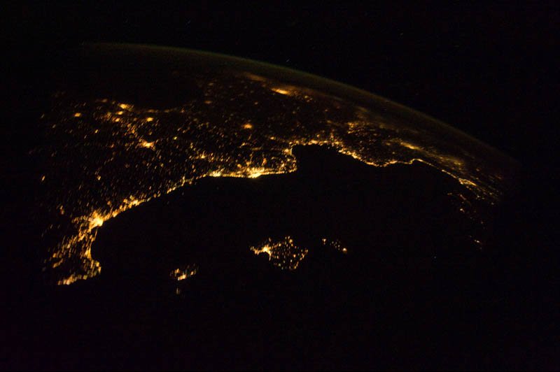 8107 Ночные города. Вид из космоса.