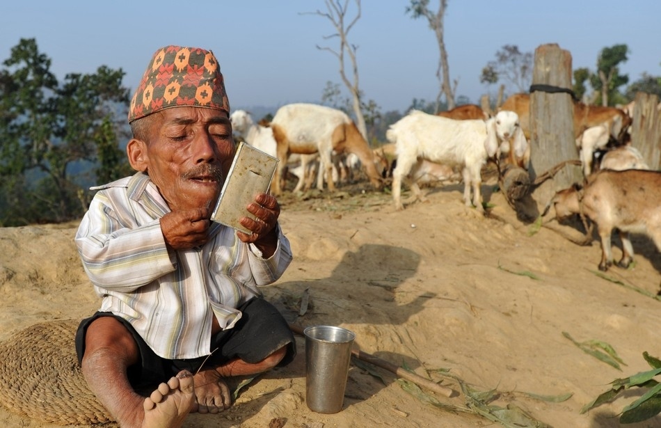 enhancef Самый маленький человек найден в непальской деревне