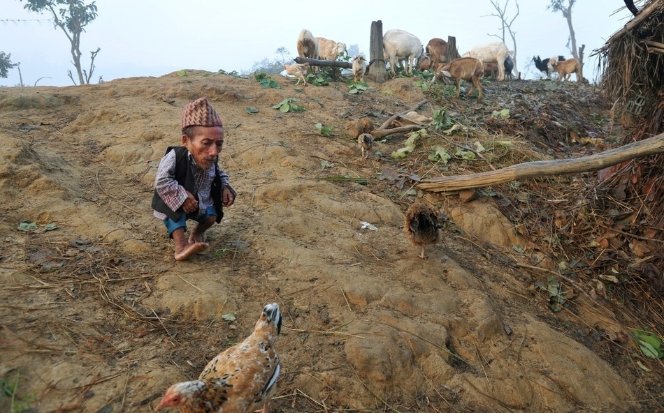enhanceg Самый маленький человек найден в непальской деревне