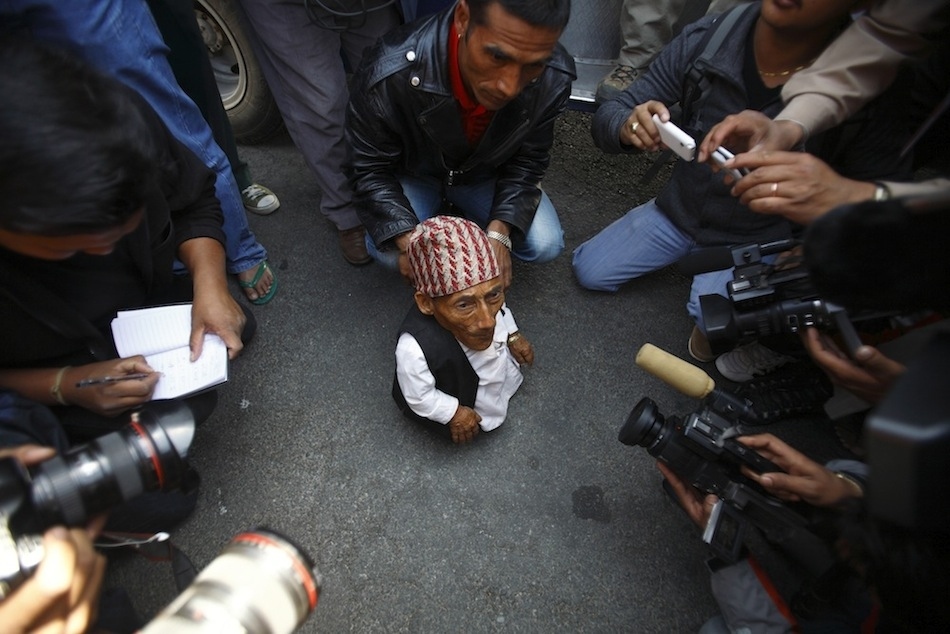 enhancet Самый маленький человек найден в непальской деревне