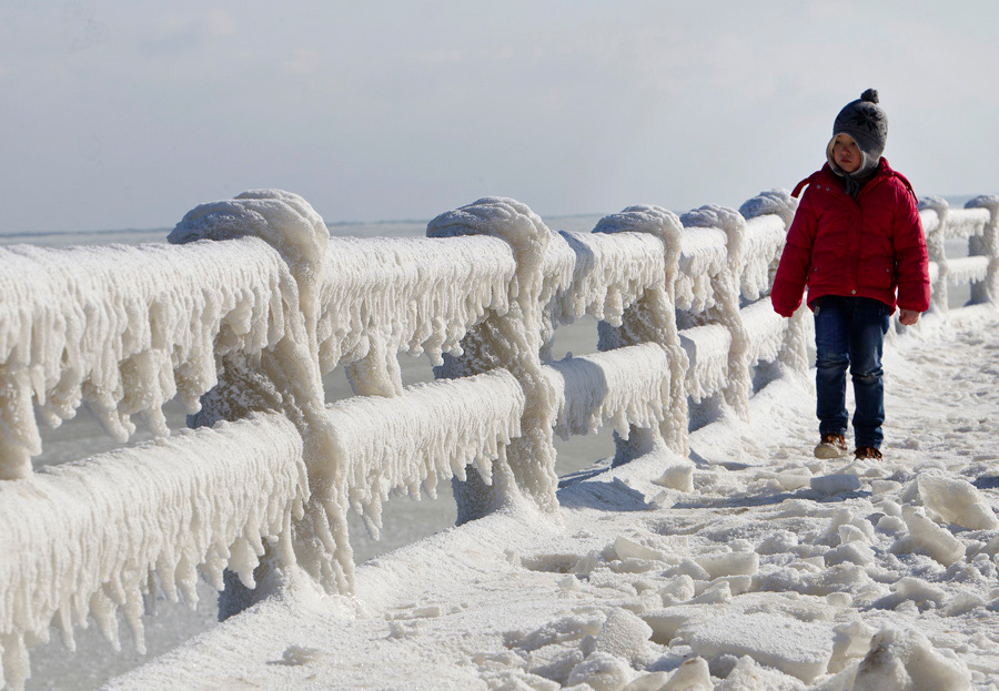 freeze13 Черное море впервые за 30 лет покрылось льдом