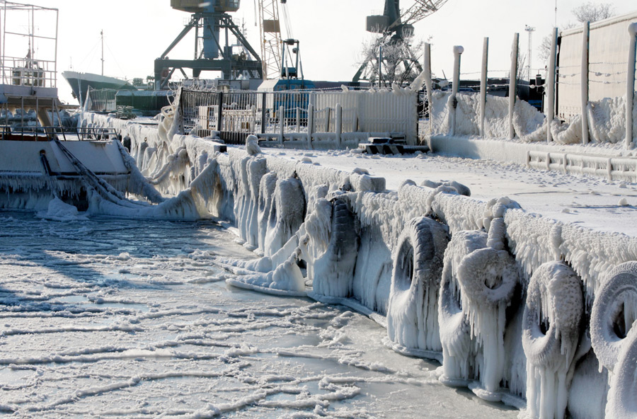freeze16 Черное море впервые за 30 лет покрылось льдом