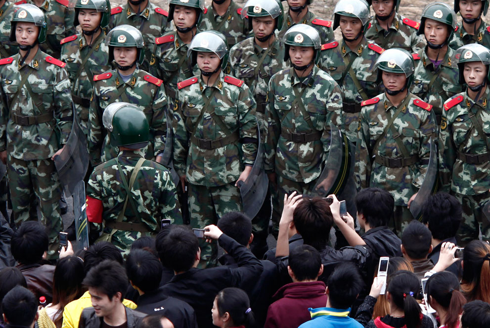 s c04 RTR2TBF8 Китай протестует