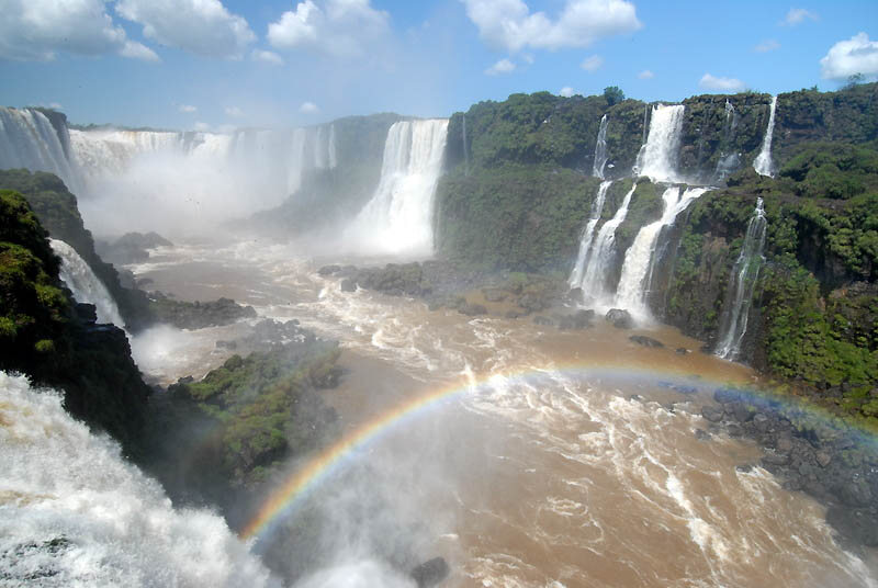 1177 Водопад Игуасу   большая вода на границе двух стран