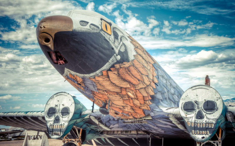 1366 Проект Boneyard – уличные художники расписали граффити списанные военные самолеты 