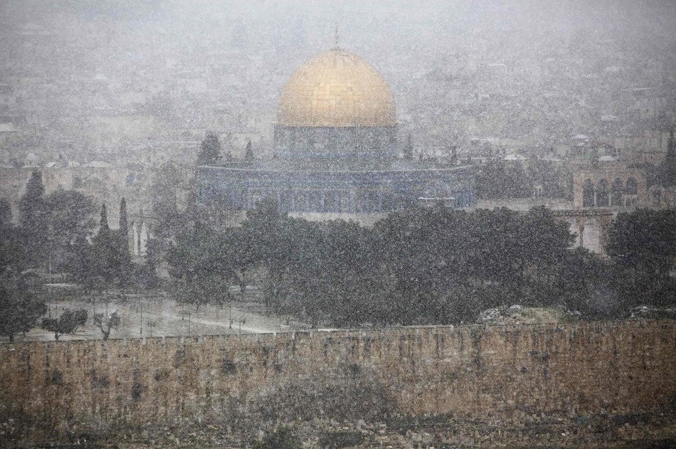 140 Иерусалим занесло снегом