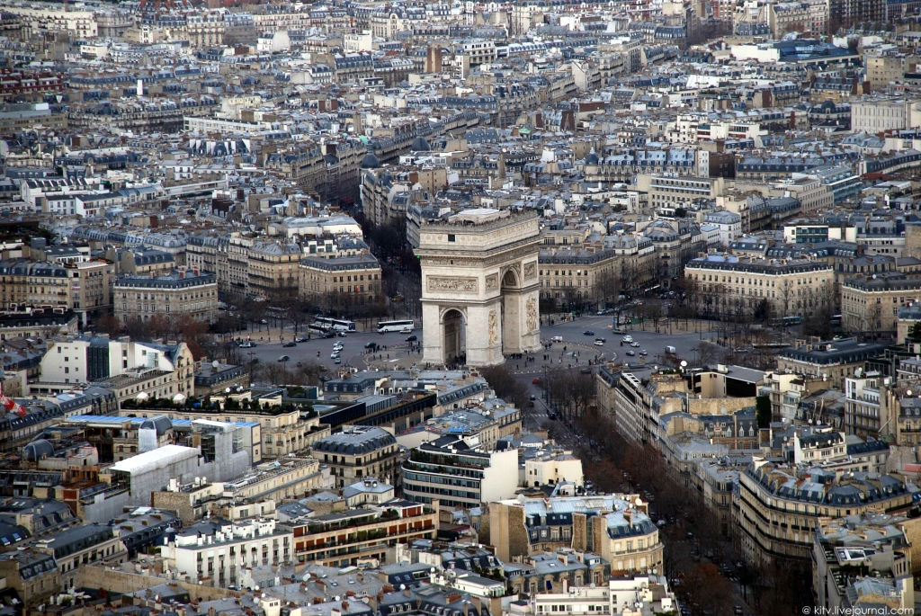 1665 Как выглядит Париж с Эйфелевой башни?