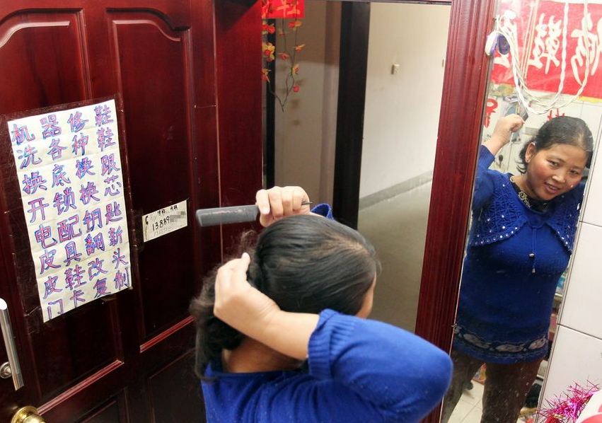 20120314195413170 Китайская семья шесть лет живёт в туалете