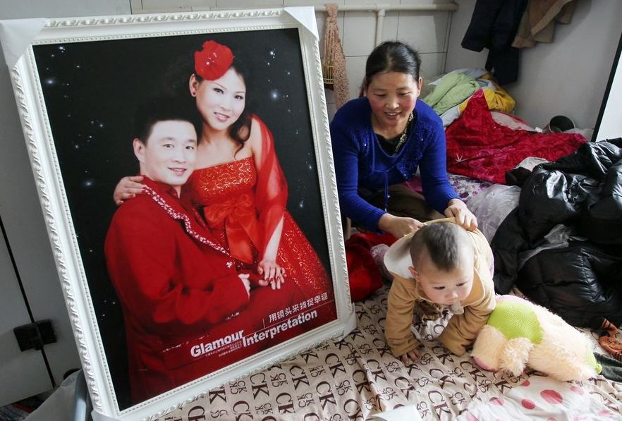 20120314195413889 Китайская семья шесть лет живёт в туалете