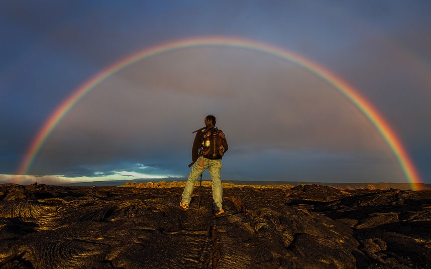 4202 Любитель лавы – фотограф в опасной близости от вулкана на Гавайях