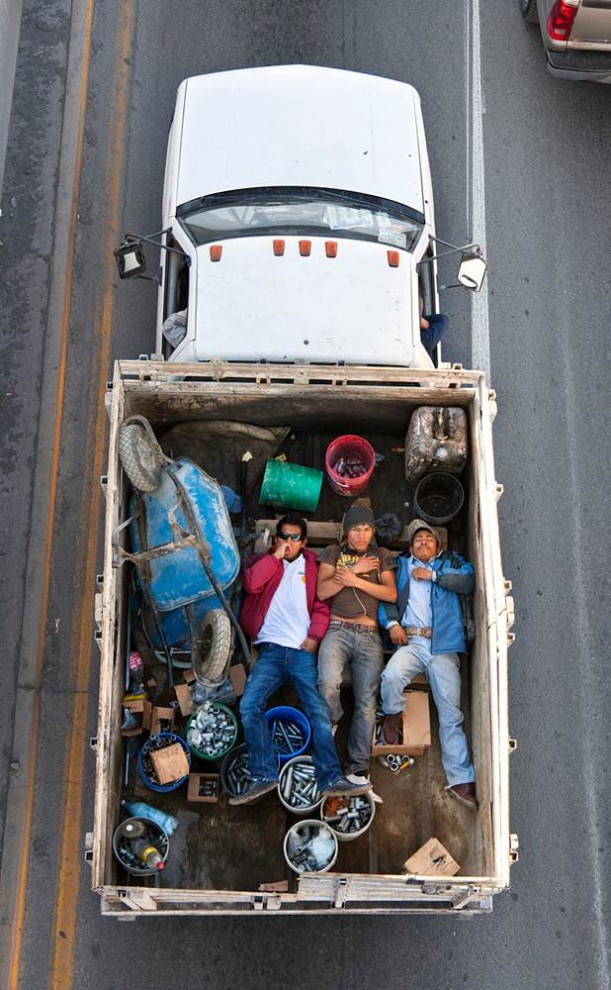 5168 611x990 Как добираются на работу мексиканские рабочие